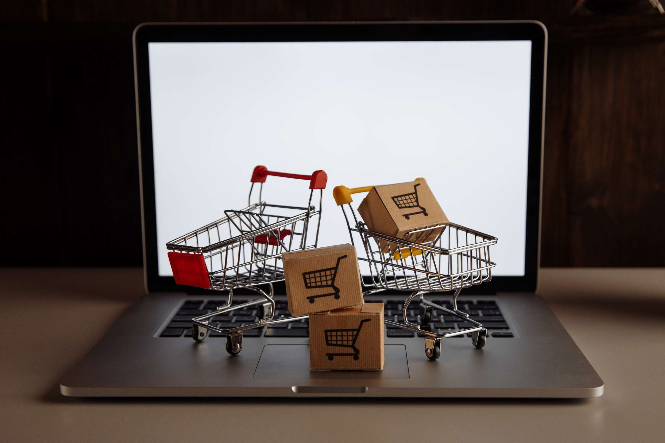 Adobe vs Shopify